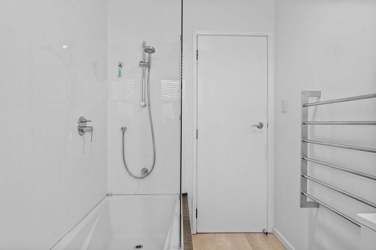 Photo of property in 662 Beach Road, Browns Bay, Auckland, 0630