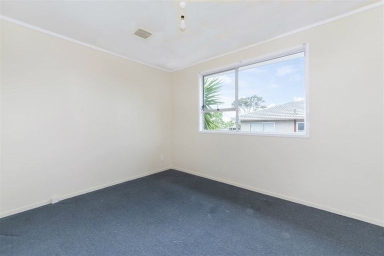 Photo of property in 1/15 Seabar Place, Glen Eden, Auckland, 0602