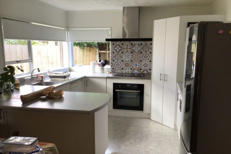 Photo of property in 11 Gloria Avenue, Te Atatu Peninsula, Auckland, 0610