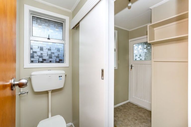 Photo of property in 6 Sycamore Grove, Lower Vogeltown, New Plymouth, 4310