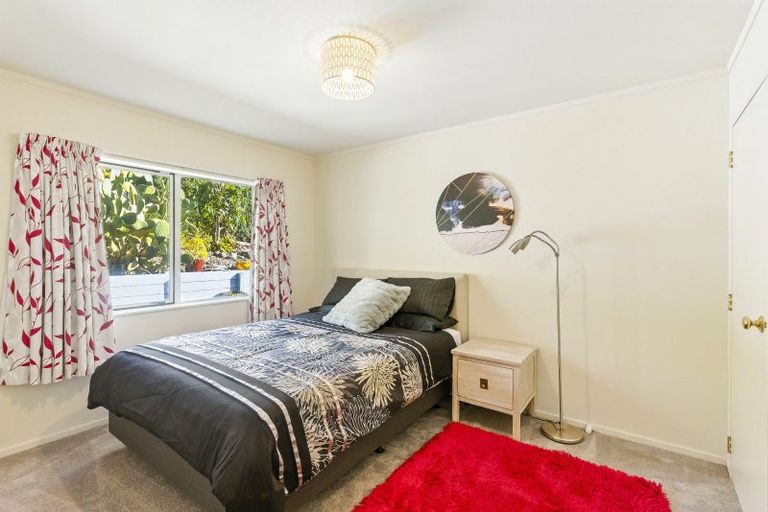 Photo of property in 27 Villa Grove, Paraparaumu, 5032