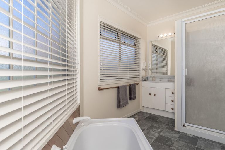 Photo of property in 3 Hunter Way, Otumoetai, Tauranga, 3110