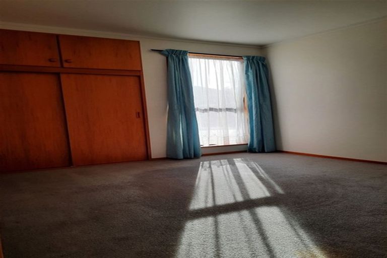 Photo of property in 3 Broadfell Avenue, Avonhead, Christchurch, 8042