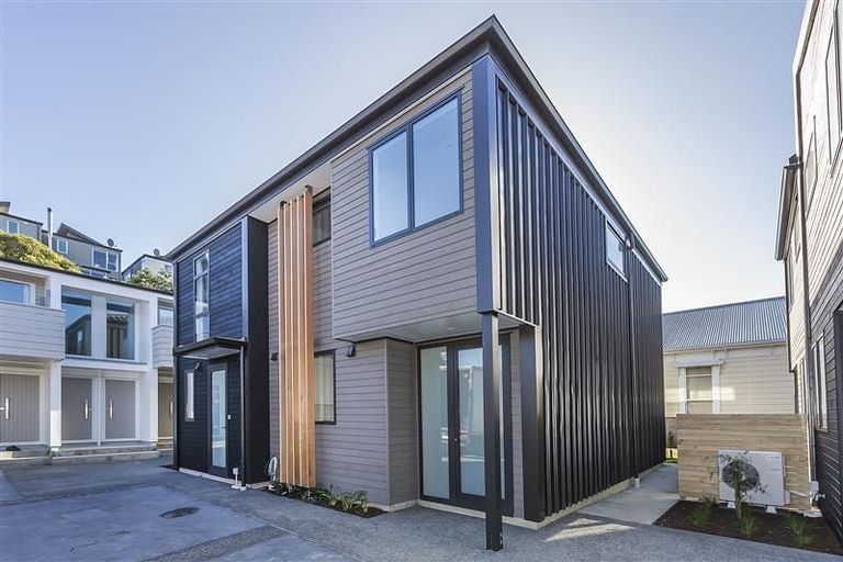 Photo of property in 74u5 Derwent Street, Island Bay, Wellington, 6023