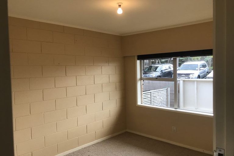 Photo of property in 2/16 Beach Road, Castor Bay, Auckland, 0620