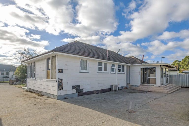 Photo of property in 10 Bristol Crescent, Roslyn, Palmerston North, 4414