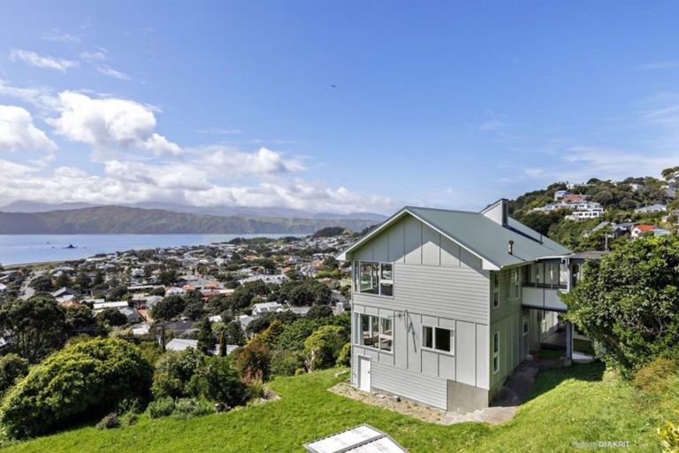 Photo of property in 23 Fettes Crescent, Seatoun, Wellington, 6022