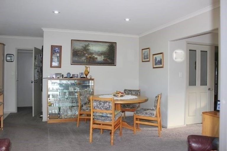 Photo of property in 12 Putaka Place, Papamoa Beach, Papamoa, 3118