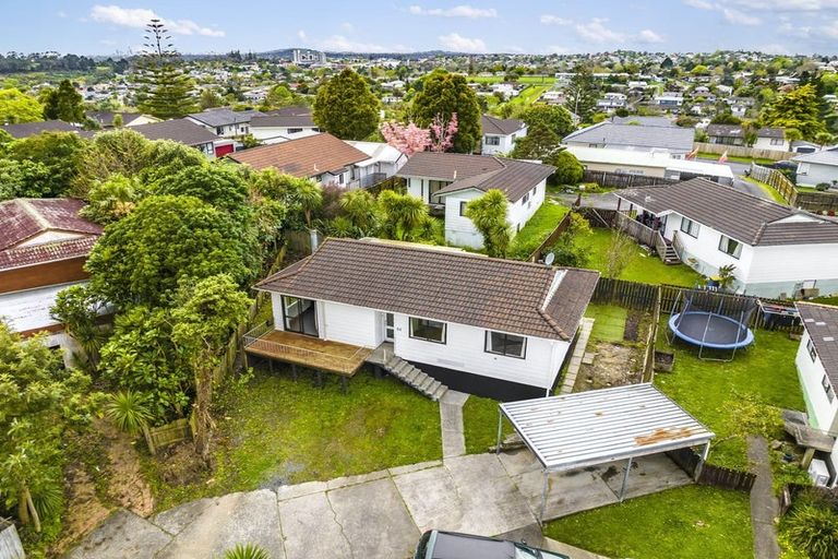 Photo of property in 64 Sunvue Road, Glen Eden, Auckland, 0602