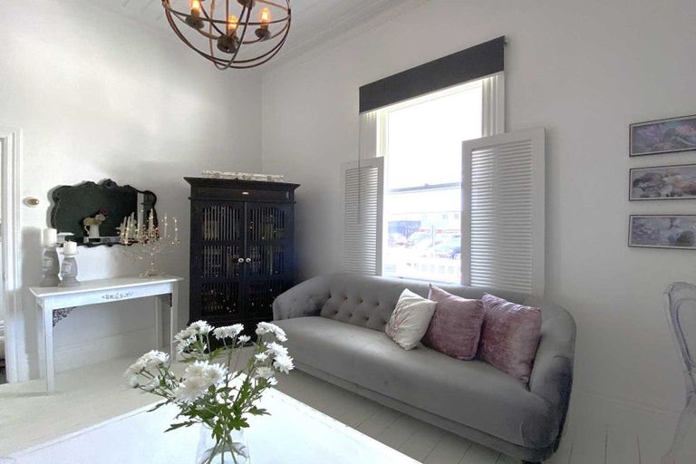 Photo of property in 32 Belt Road, Moturoa, New Plymouth, 4310