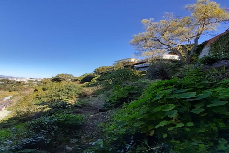 Photo of property in 39 Harbour View Road, Northland, Wellington, 6012