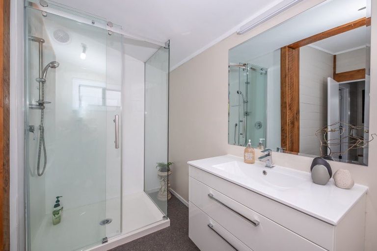 Photo of property in 25 Queen Street, Westport, 7825