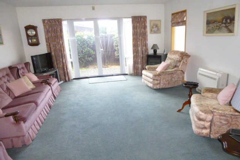 Photo of property in 1/21 Huntingdon Place, Avonhead, Christchurch, 8042