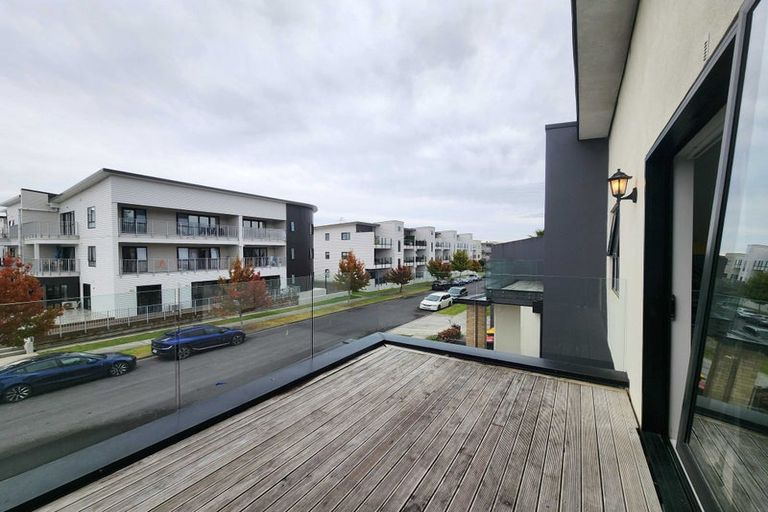 Photo of property in 8b Carlos Drive, Flat Bush, Auckland, 2016
