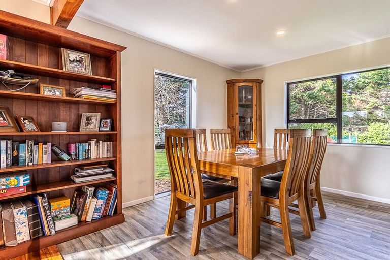 Photo of property in 323 Mazengarb Road, Paraparaumu, 5032