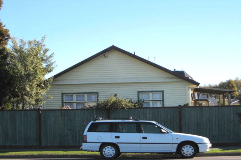 Photo of property in 2/409 Main North Road, Redwood, Christchurch, 8051
