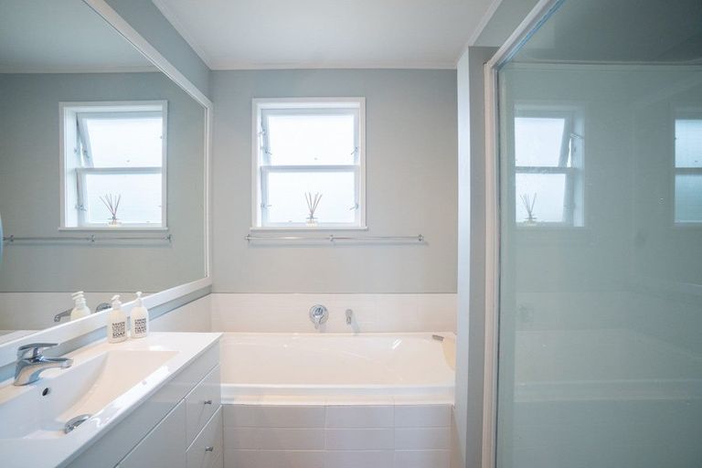 Photo of property in 2 Purnell Court, Awapuni, Palmerston North, 4412