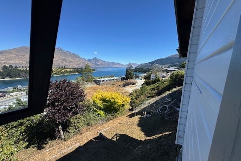 Photo of property in 11 Earnslaw Terrace, Queenstown, 9300