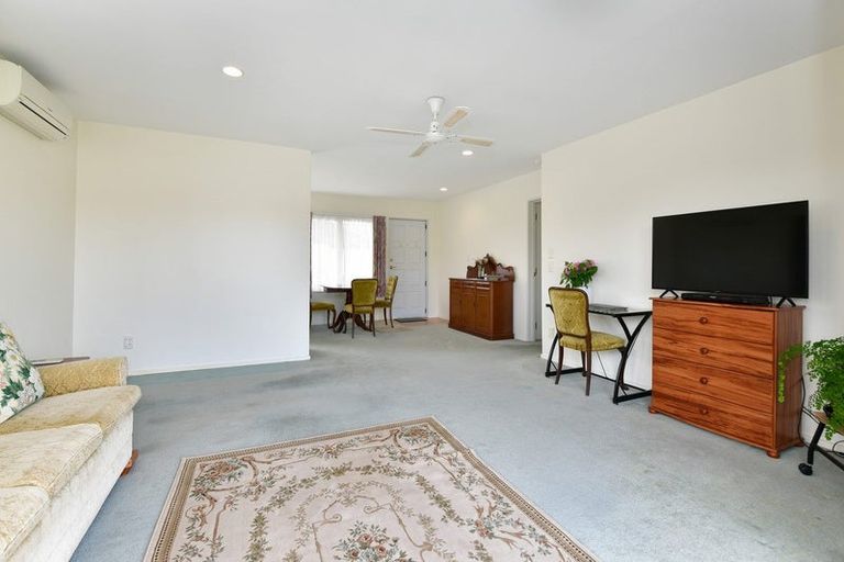 Photo of property in 26 The Grove, Red Beach, 0932