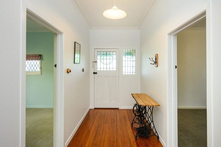 Photo of property in 18 Harris Street, Marton, 4710