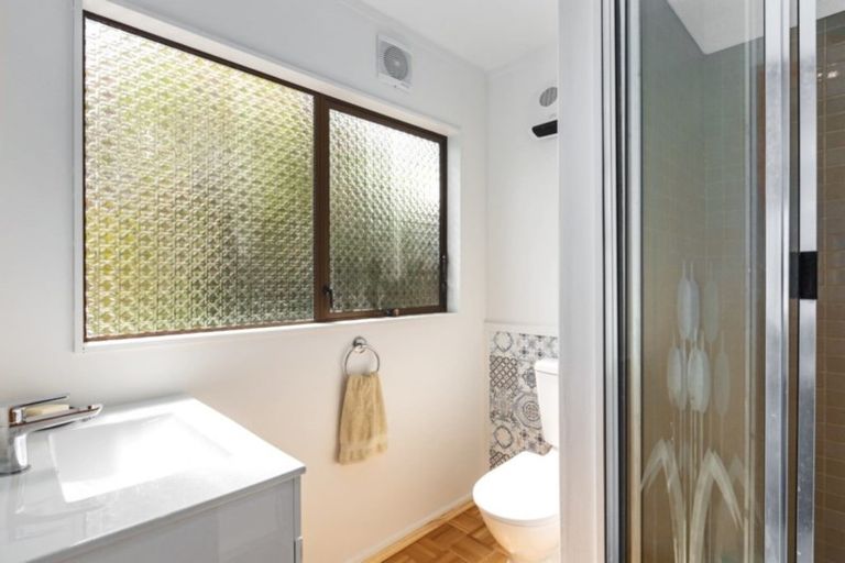 Photo of property in 21 Mercury Way, Whitby, Porirua, 5024