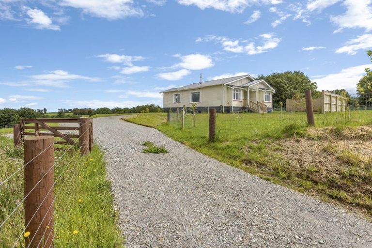 Photo of property in 403 Opunake Road, Cardiff, Stratford, 4391