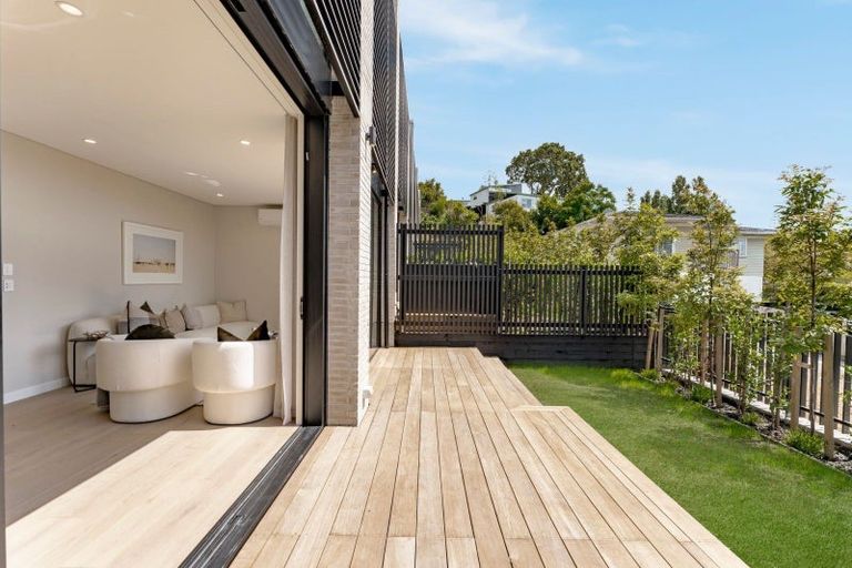 Photo of property in 21a Arahia Street, Northcote, Auckland, 0627
