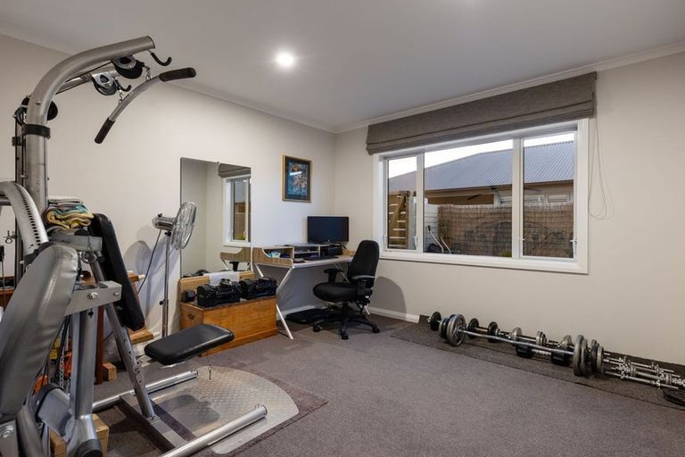 Photo of property in 3 Silicon Way, Fitzherbert, Palmerston North, 4410