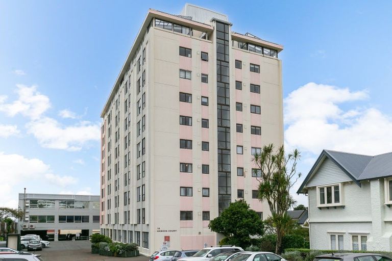 Photo of property in Hobson Court Flats, 58/70u Hobson Street, Thorndon, Wellington, 6011