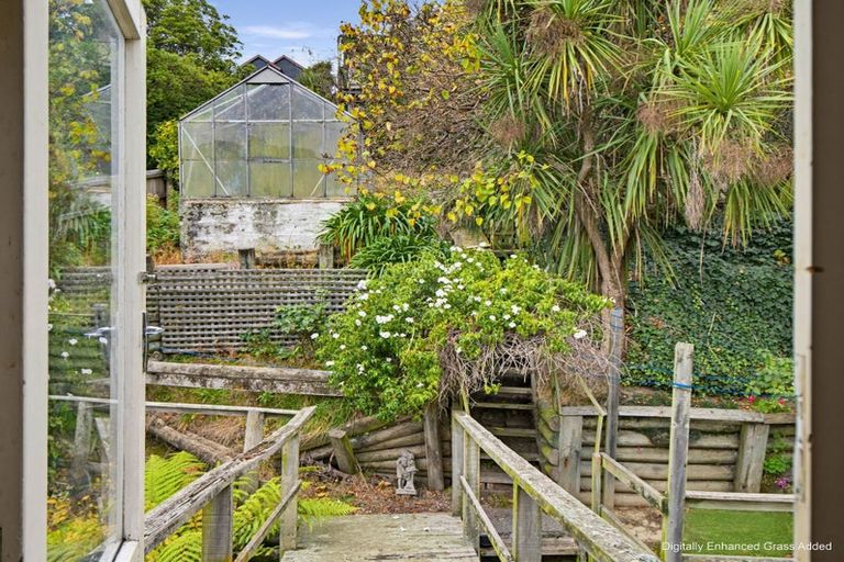 Photo of property in 9 Hawkhurst Road, Lyttelton, 8082