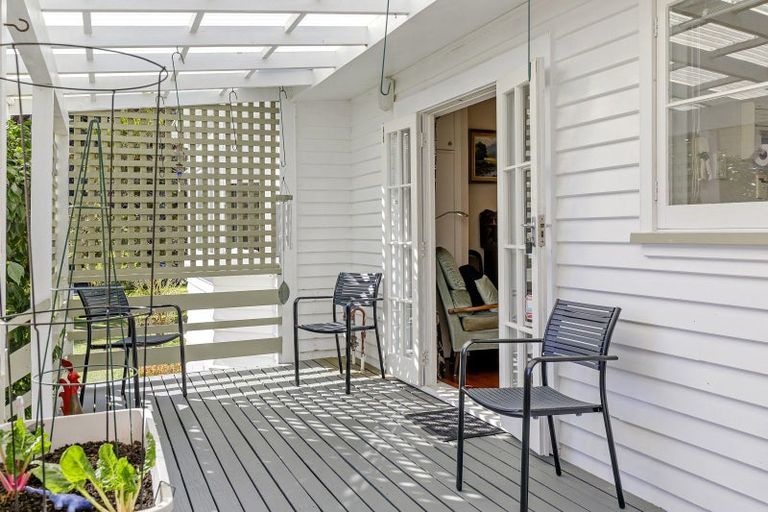 Photo of property in 62 Norton Park Avenue, Fairfield, Lower Hutt, 5011