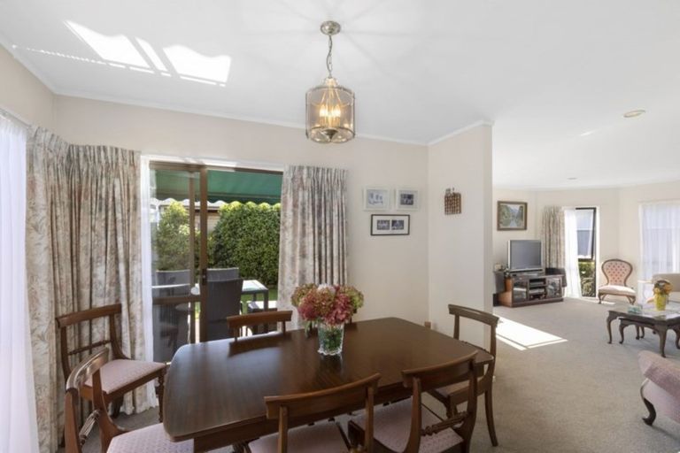 Photo of property in 2/72 Trafalgar Street, Waterloo, Lower Hutt, 5011