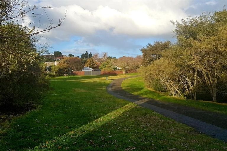 Photo of property in 68 Jellicoe Drive, Hamilton East, Hamilton, 3216