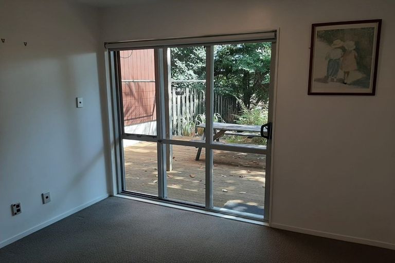 Photo of property in 76g Edmonton Road, Henderson, Auckland, 0612