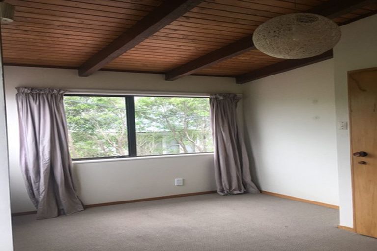 Photo of property in 1/11 Taipari Road, Te Atatu Peninsula, Auckland, 0610
