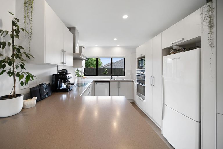 Photo of property in 17a Callis Avenue, Opaheke, Papakura, 2113