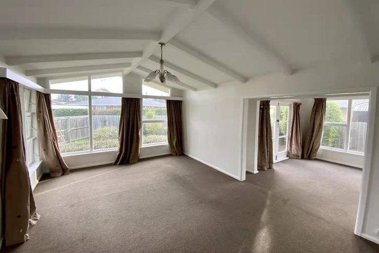 Photo of property in 66 Staveley Street, Avonhead, Christchurch, 8042