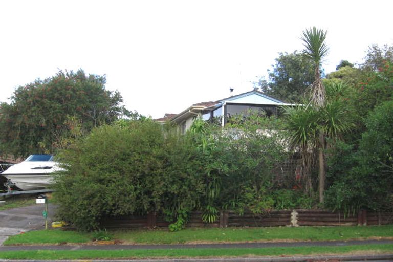 Photo of property in 7 George Herring Place, Glen Eden, Auckland, 0602
