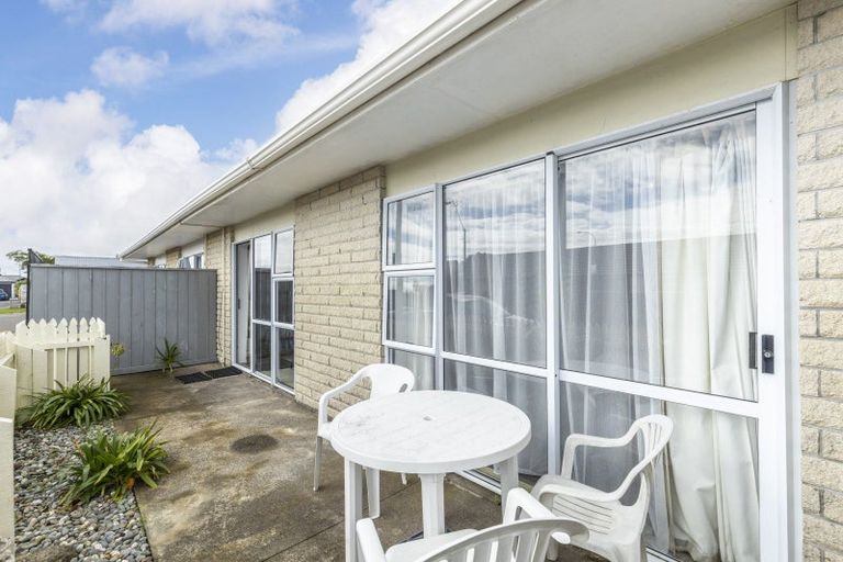 Photo of property in 2/220 Coronation Avenue, Welbourn, New Plymouth, 4310