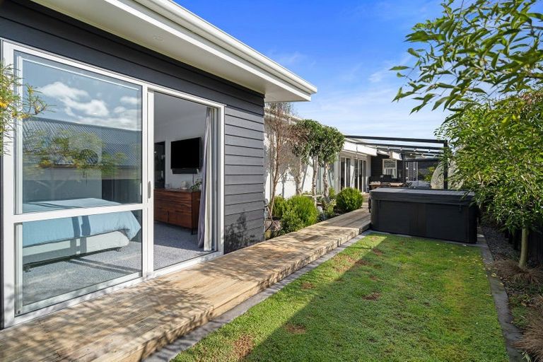 Photo of property in 227 Lakes Boulevard, Pyes Pa, Tauranga, 3112