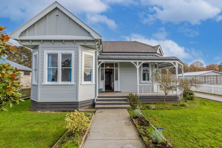 Photo of property in 12 Brogden Street, Otane, 4202