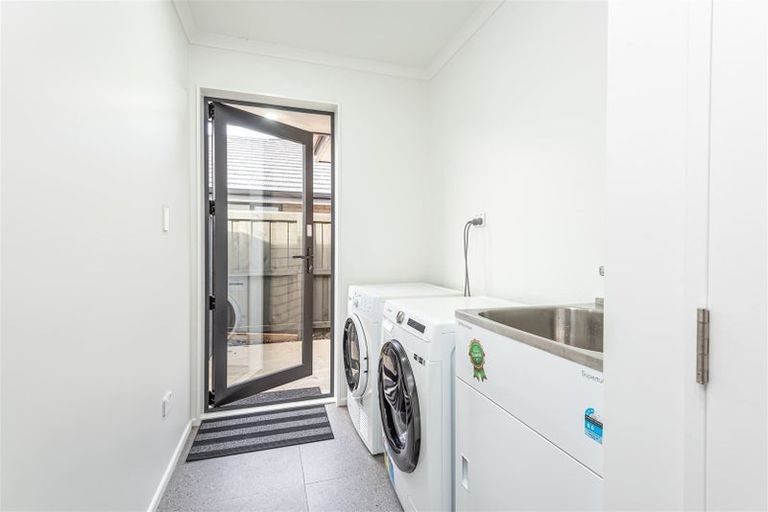 Photo of property in 19 Broadway Parade, Rolleston, 7615
