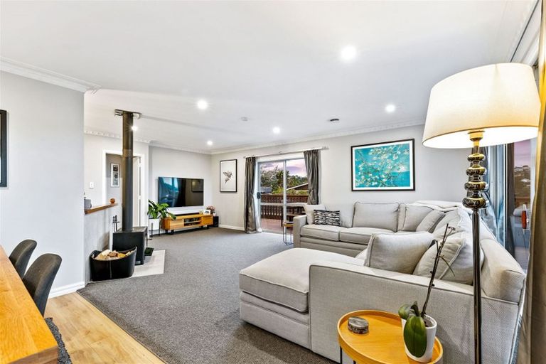 Photo of property in 22 Realm Place, Massey, Auckland, 0614