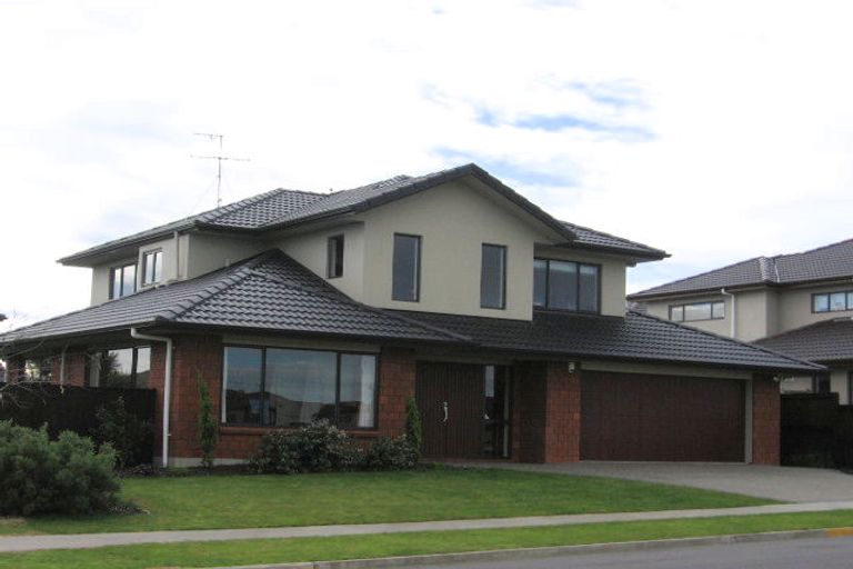 Photo of property in 70 Cyril French Drive, Flat Bush, Auckland, 2016