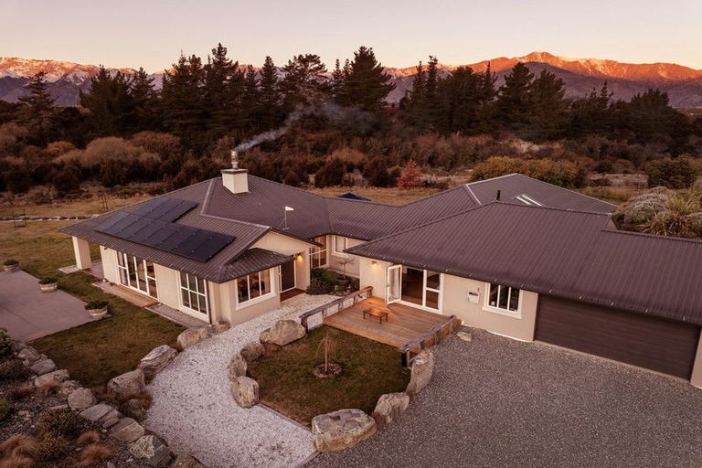 Photo of property in 136 Te Awa Road, Albert Town, Wanaka, 9382