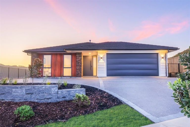 Photo of property in 189 John Burke Drive, Aotea, Porirua, 5024