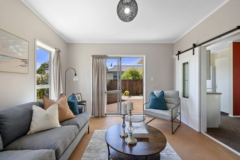 Photo of property in 6 Mace Street, Waitara, 4320