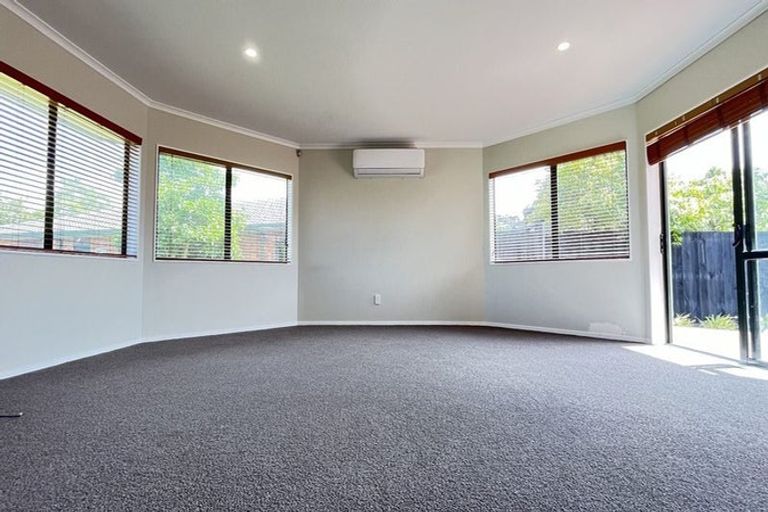 Photo of property in 20 Jade Court, Rosedale, Auckland, 0632