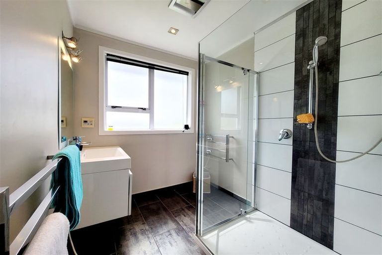 Photo of property in 11 Kimball Place, Johnsonville, Wellington, 6037