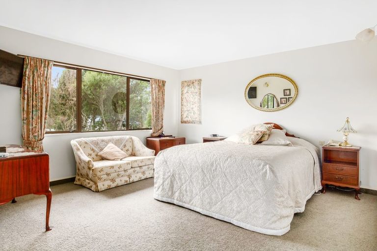 Photo of property in 8 Observatory Close, Whitby, Porirua, 5024